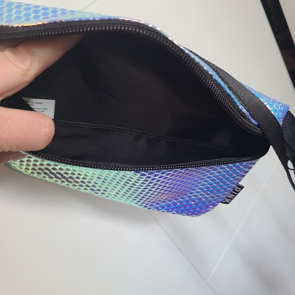 Iridescent fanny pack - Picture 2 of 3